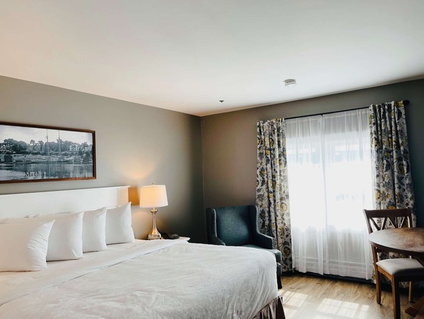 Non River View King Photo 1